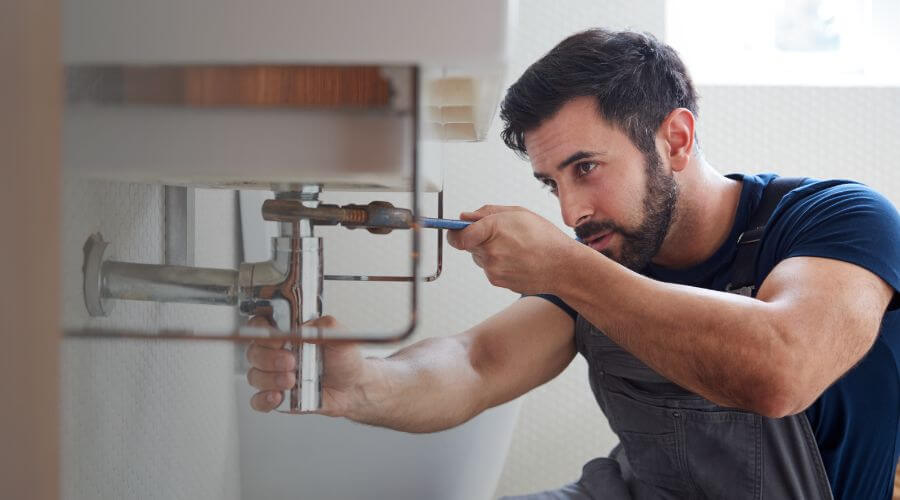 Faucet aerator cleaning/replacement in Floweree, MT